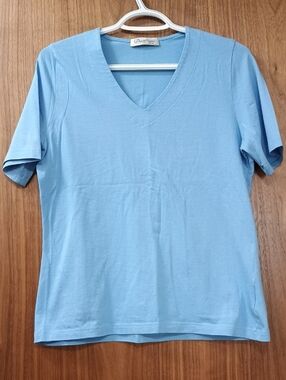 3/$15 David Nieper Women's Sky Blue V-Neck Short Sleeve Tee